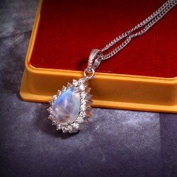 Redgem Silver Pendants Rainbow Moonstone White