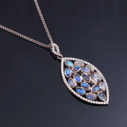 Redgem Silver Pendants Natural Rainbow Moonstone White