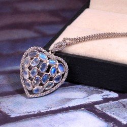 Redgem Silver Pendants Natural Rainbow Moonstone