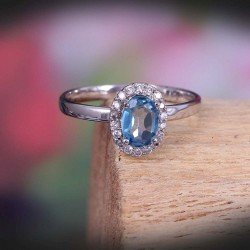 Redgem 925 Silver Ring for Women Natural Sky Blue Topaz 5X7 MM Oval Redgem 925 Silver Ring for Women Natural Sky Blue Topaz 5X7 MM Oval