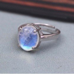 Redgem 925 Silver Ring for Women and Girls Natural Rainbow Moonstone White 10X12 MM Oval redgem 925 silver pendants natural rainbow moonstone japd29 pendants redgem 925 silver pendants natural rainbow moonstone redgem 1143