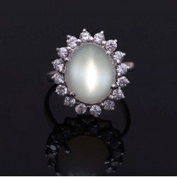 Redgem 925 Silver Ring for Women and Girls Natural Moonstone White 10X12 MM Oval redgem 925 silver pendants natural rainbow moonstone japd29 pendants redgem 925 silver pendants natural rainbow moonstone redgem 1143
