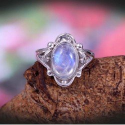Redgem 925 Silver Ring for Girls Natural Rainbow Moonstone White 8X12 MM Oval redgem 925 silver ring for women natural amethyst purple 5 mm round jarg275 women's fashion redgem 925 silver ring for women natural amethyst purple 5 mm round redgem 1461