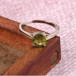Redgem 925 Silver Ring for Women and Girls Natural Peridot Green 7 MM Round redgem sterling silver ring for women natural peridot green 7 mm triangle jarg416 women's fashion redgem sterling silver ring for women natural peridot green 7 mm triangle redgem 1596
