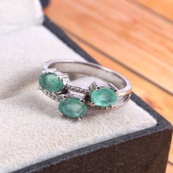 Redgem 925 Silver Ring for Women Natural Emerald Green  4X6 MM Oval