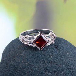 Redgem Sterling Silver Ring for Women Natural Garnet Red 8 MM Square