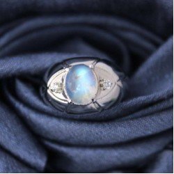 Redgem 925 Silver Ring for Women Natural Rainbow Moonstone White 8X10 MM Oval