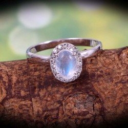Redgem 925 Silver Ring for Women Natural Rainbow Moonstone White 5X7 MM Oval