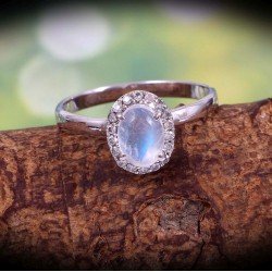 Redgem 925 Silver Ring for Women Natural Rainbow Moonstone White 5X7 MM Oval