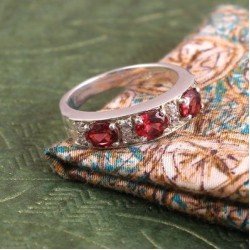 Redgem 925 Silver Ring for Women Natural Garnet Red 4X5 MM Oval