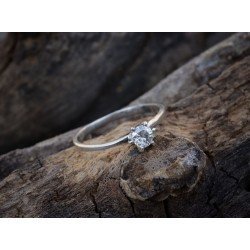 Redgem 925 Silver Ring for Women Moissanite  Colorless 5 MM Round redgem 925 silver ring for women and girls precious gem moissanite colorless 6.5 mm round (0.90 ct) jarg122 women's fashion redgem 925 silver ring for women and girls precious gem moissanite colorless 6.5 mm round (0.90 ct) redgem 1071