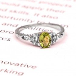 Redgem 925 Silver Ring for Women and Girls Natural Peridot Green 5X7 MM Oval redgem sterling silver ring for women natural peridot green 7 mm triangle jarg416 women's fashion redgem sterling silver ring for women natural peridot green 7 mm triangle redgem 1596